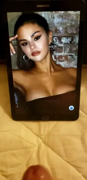 I exploded all over Selena