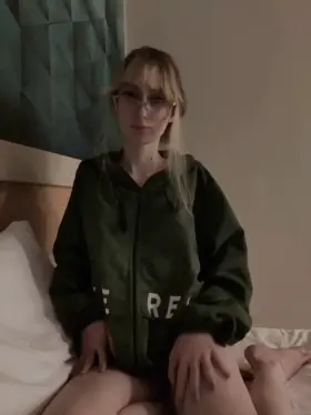 🌸Are you into small girls with small tits?🌸