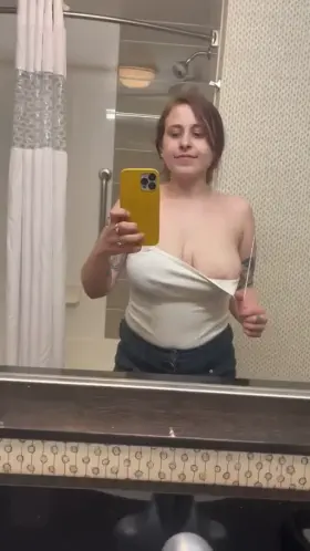 A little hotel room bounce