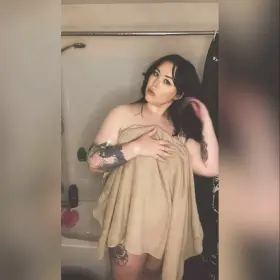 Top 3%,gfe, no ppv, requests included with subscription, daily uncensored content,dick rates, weekly sextapes. Link below 💦