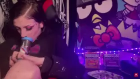 and this is how you clear a bong :3 smoke with me?