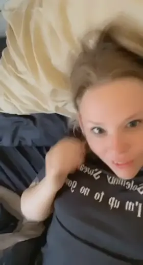 Play with my pierced titties please 💋