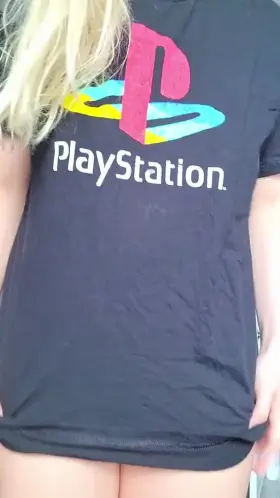 I used to get bullied, but now I'm getting revenge by showing everyone what I was hiding under my baggy T-shirts 😏