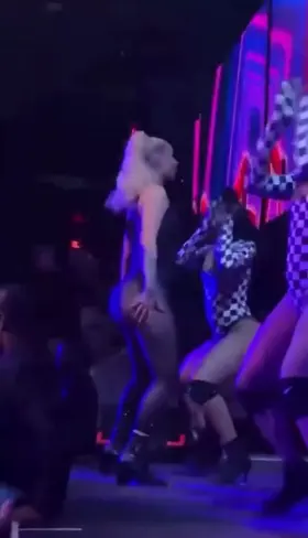 Love Iggy Azalea’s ass