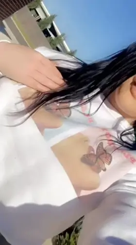 Flashing them makes me feel so naughty 🙊