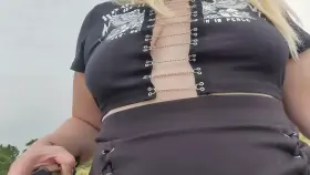 Flashing outside makes me want to be caught so bad