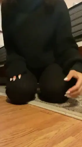 Only react if you want to smash my little 18yr old body 🥰[oc]