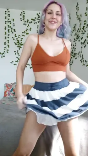 let me show you whats under my outfit... ops, nothing ;p