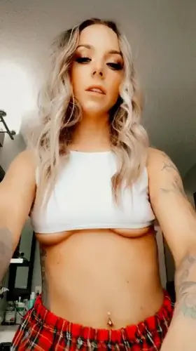 Santa daddy, I've been very naughty this year 💋