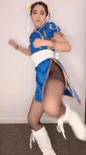 Just you’re average e-girl.