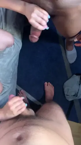 Reckon hubby still thinks he's a good size? 😏 [F22]