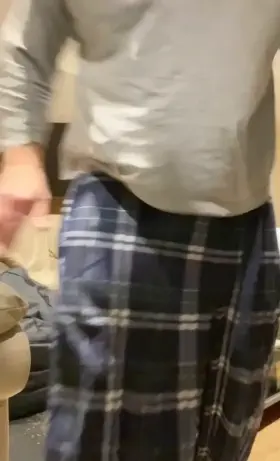 213lbs 44 5’10” Sunday night show,