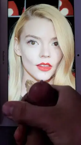 Anya Taylor-Joy! Dm for the pics!