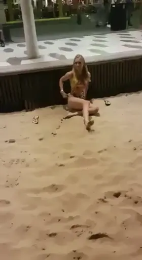 Taking Her Panties off and Jilling as Families Walk mre Meter Away From Her