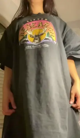 Do you like tiny teens w perky tits? I’m perfect to toss & fuck around. OC