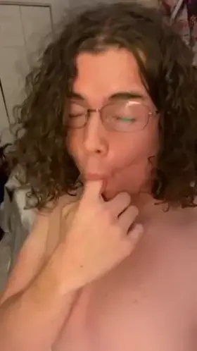 Sucking on my finger like a good little whore 😏