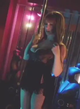 Jennifer love Hewitt pole dancer (the client list)