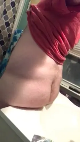 Someone send me porn while I jerk for you 🤤🤤🤤