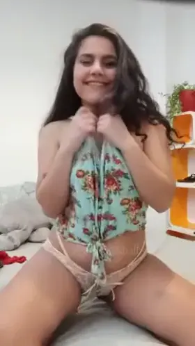 Flashing for strangers on the internet makes me happy