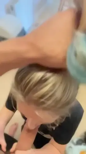 Messy haired blowjobs start the day the right way 😏