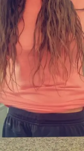 bounce your tits it's Monday 😚