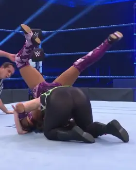 Nikki Cross/ASH’s ass is so fat