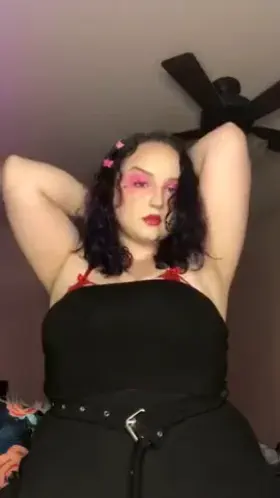 Do you like chubby girl armpits?