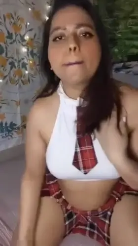 PoV: You are on a virtual FaceTime date with me 💜💛