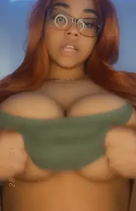 Little red isn’t so little, huh?😘 oc