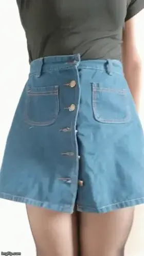 [F] It's important to stay alert in the office, blink and you'll miss what happens when I sit down without buttoning up my jean skirt :)