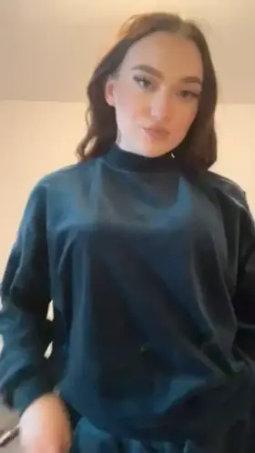 There's a undoubtable correlation between sexiness and leaning more forward