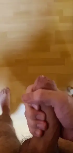 Daddy needs a hole to cum in, can you help daddy? 😘💦 [18m]