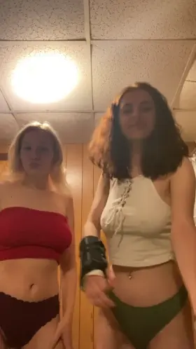 Double Reveal. Left or Right?