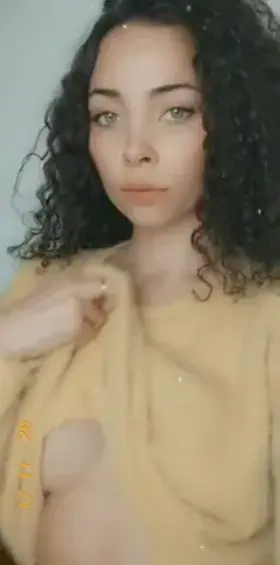 FREE ONLYFANS! Italian naughty girl is looking for a bf :) any volunteer?