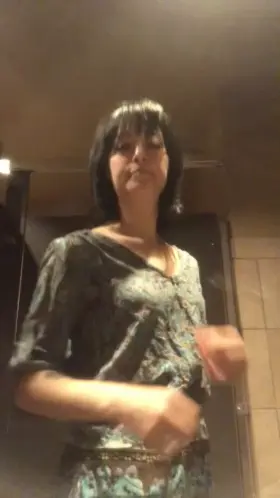 40F, a guy at Chilis offered to pay our tab if I got naked in bathroom and sent him video. Thanks for the free drinks! 🤣❤️