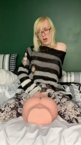 Will you be my toy? 💋