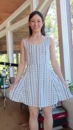 Don't you just love when clothing comes off easily?