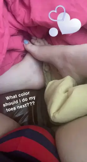 So what color is your fav to see on toes ❤️