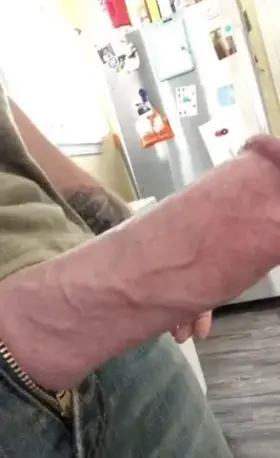 Showing off my massive fat throbbing cock 😈🍆