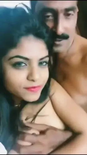 Desi H0T Girl Enjoying With An OLD Man 😍😍❤️❤️ Full VIDE0 IN COMMENT 🔥🔥👇👇