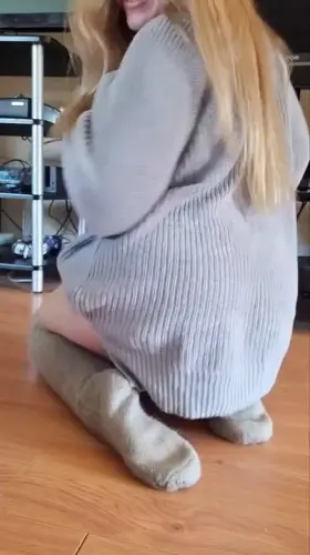 The curvy gamer next door wants to wiggle on you