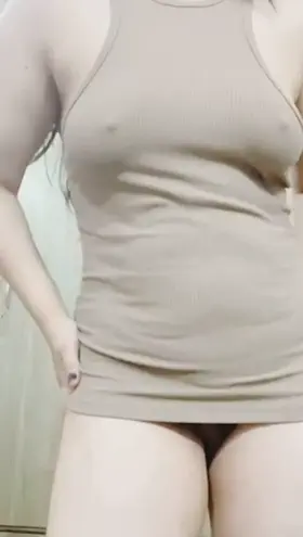 (F) Casual tease. Happy Sunday😊