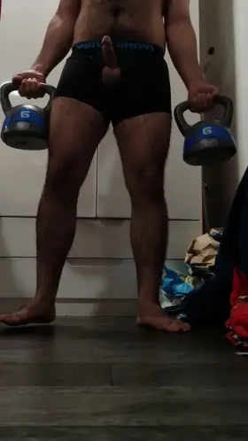 Really Want A Training Partner To Kneel And Suck Me Off 🍆💪