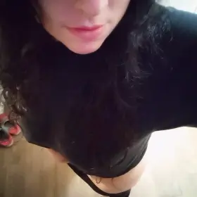 I'm a mom with stretch marks and loose skin from massive weight loss. I lost over 60 lbs recently but I love grooving before bed