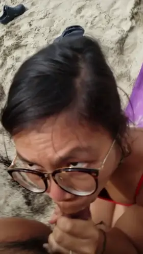 Singaporean cutie public beach blowjob