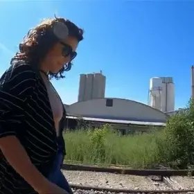 Let's start a new trend... Buttless jeans! What do you think? - Sammi Starfish