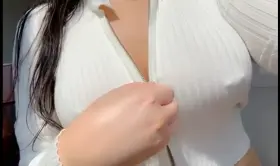 Unzipping to reveal my DDDs 💕