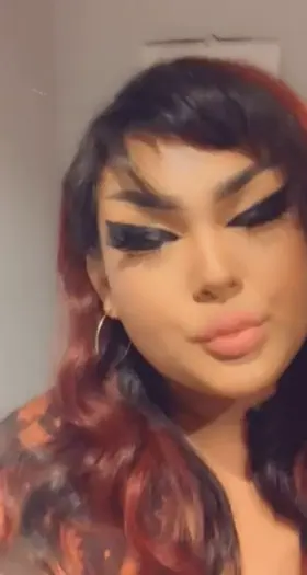 I’m a mind reader, I know you wanna fuck me 😈🤍