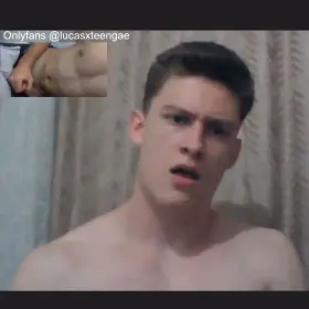 Masturbating with hot guy 🍆