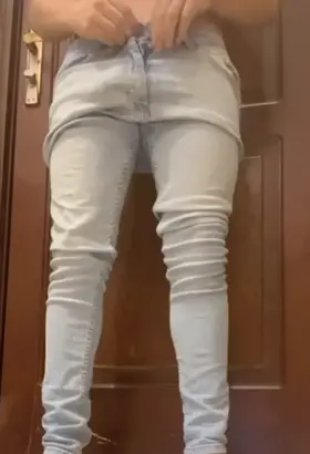 [18][dick pic] uh this virgin needs some helpin 🤷‍♂️ idk never done this before ;)